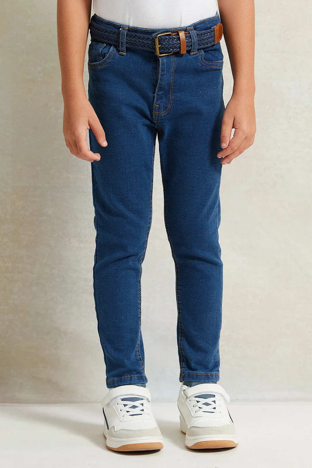 Boys Blue Solid Belted 5 Pocket Jeans